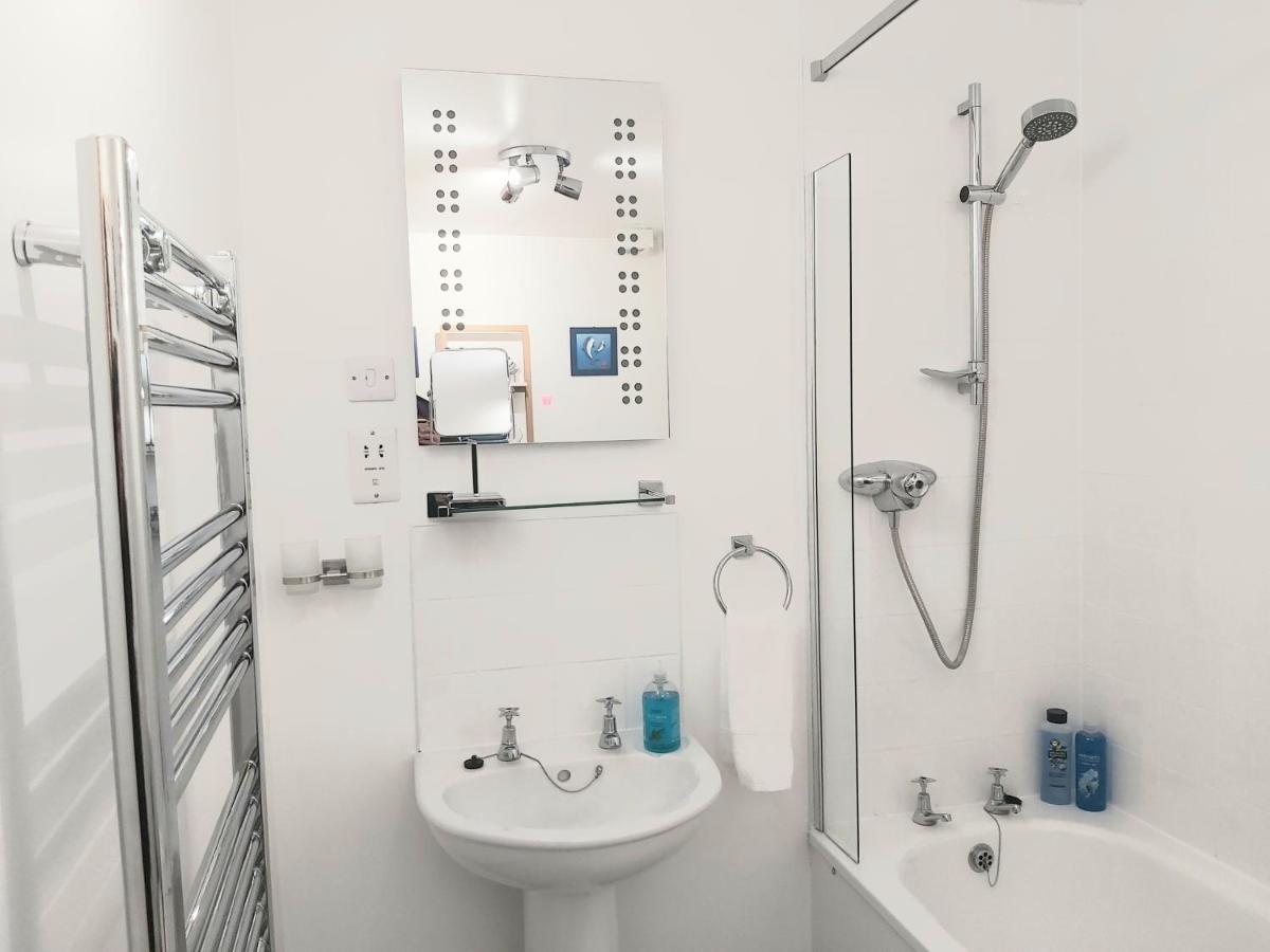 Inverness City Centre Apartment With Elevator And Google Chromecast 외부 사진