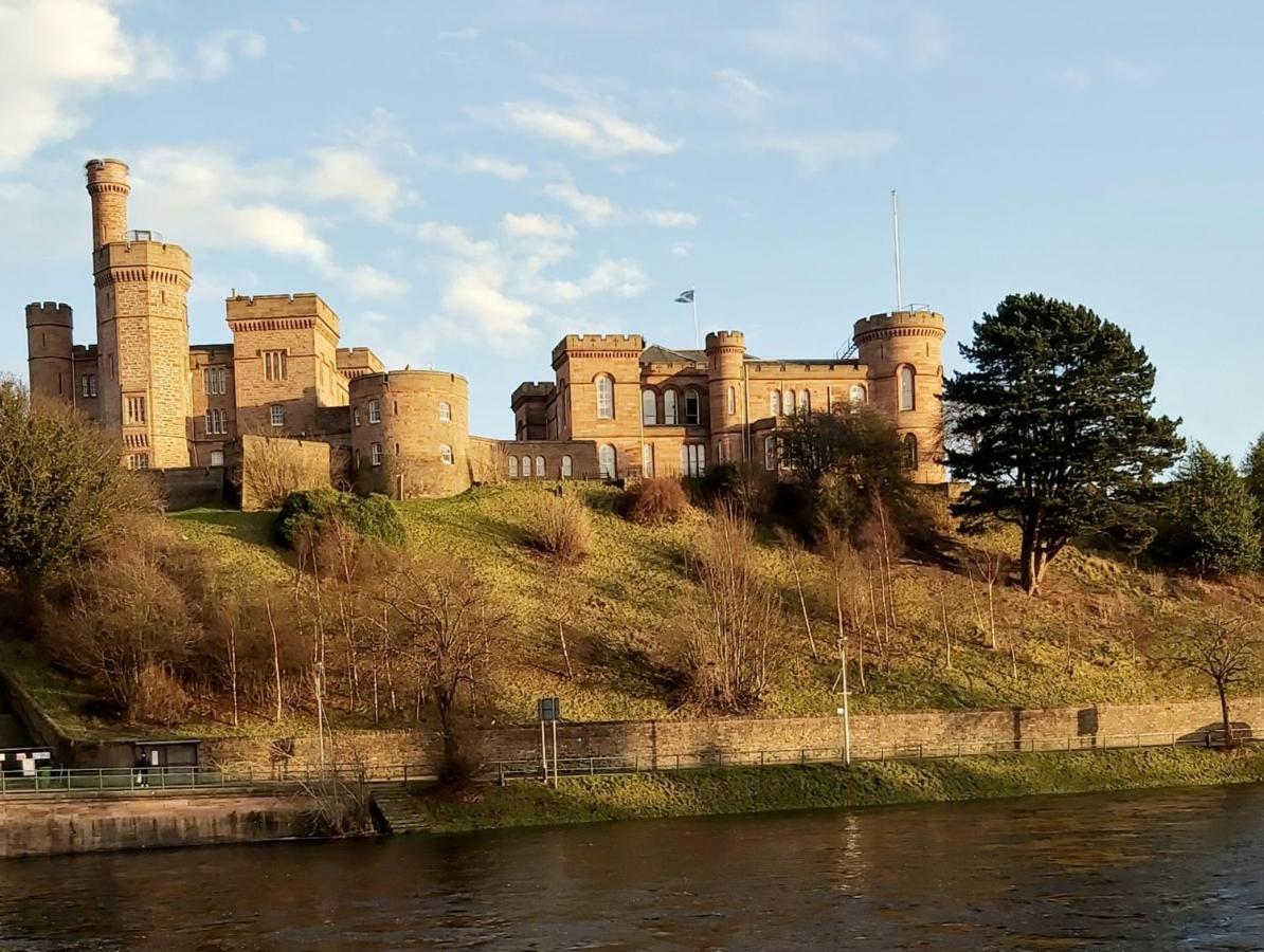 Inverness City Centre Apartment With Elevator And Google Chromecast 외부 사진