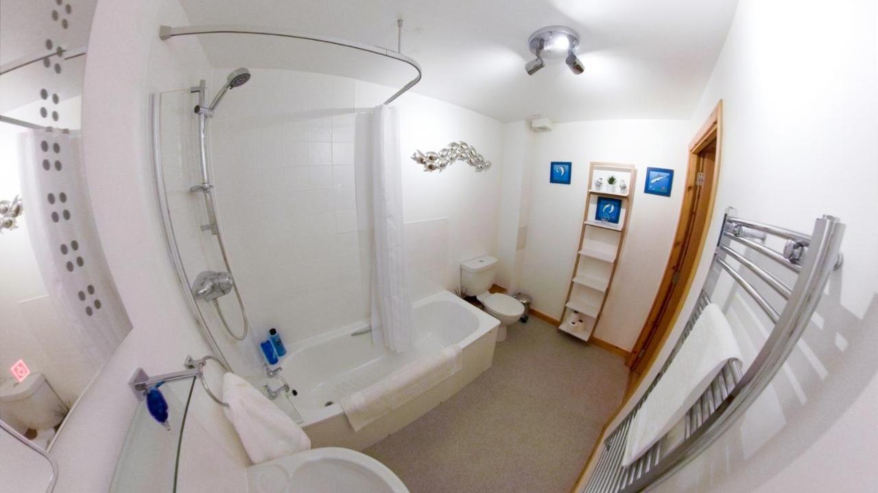 Inverness City Centre Apartment With Elevator And Google Chromecast 외부 사진